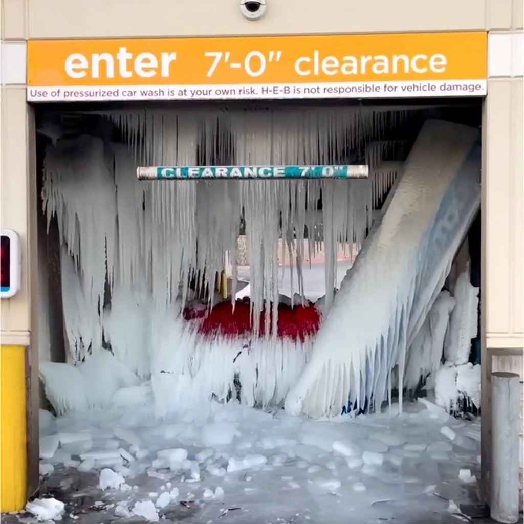 Winter Storm Moving Across US Results In Unstable Energy Grids, Thefts, Damages And&nbsp;Deaths